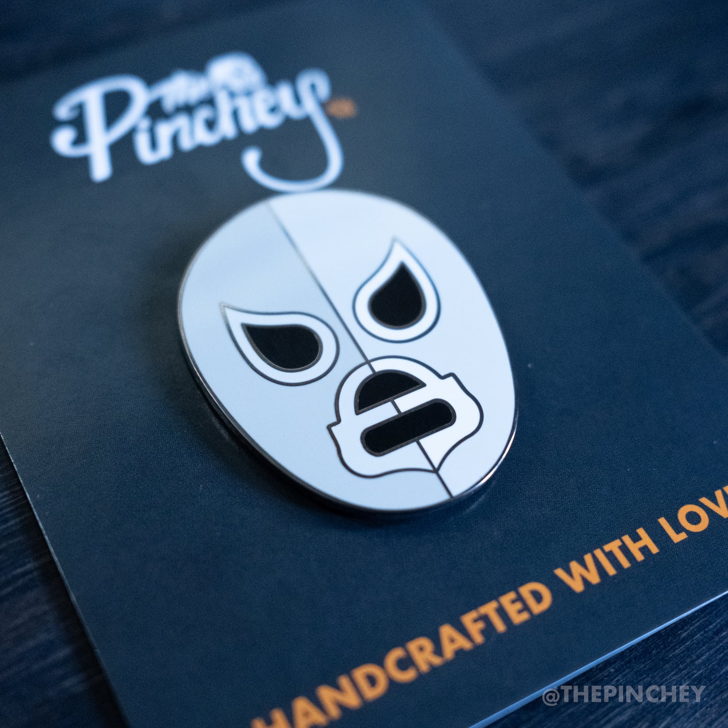 El Santo Luchador de Lucha Libre Enamel Pin
